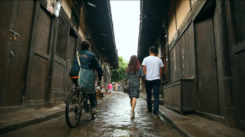 “共筑中国梦”作品展播《山路邮差》 “共筑中国梦”作品展播《山路邮差》