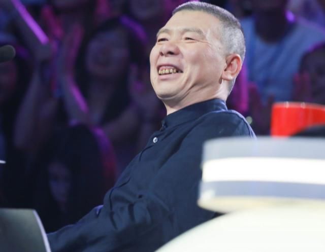 袁立炮轰华谊兄弟不忘补刀冯小刚:国外买房,千