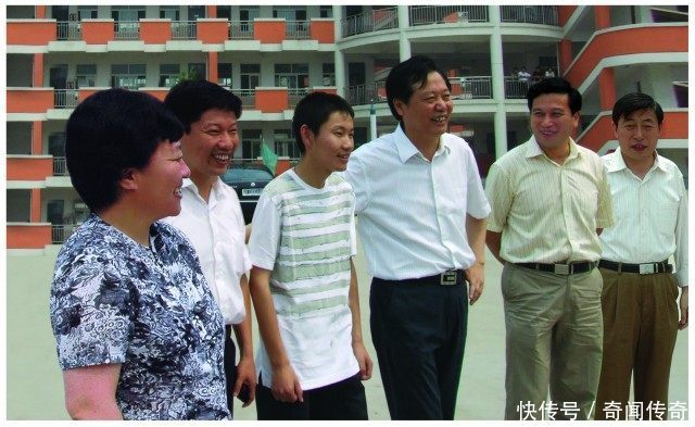 他当了12年班长,709分摘得高考状元,被清华录