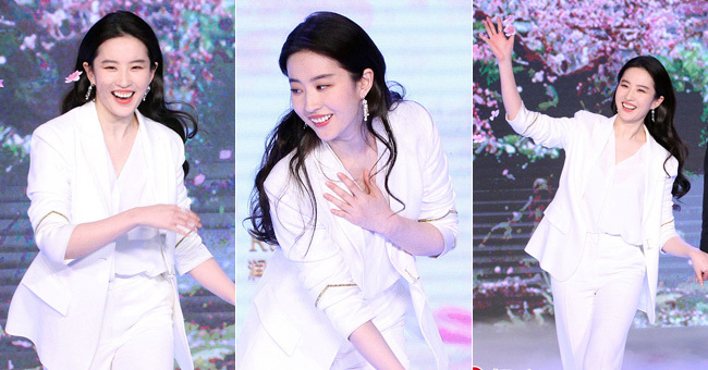 刘亦菲当上神很欢乐 大笑露圆脸蛋 刘亦菲当上神很欢乐 大笑露圆脸蛋