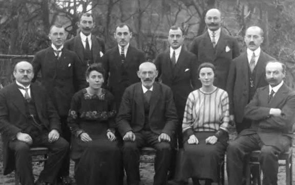 世界上最有钱7个家族曝光:中国香港李嘉诚上榜