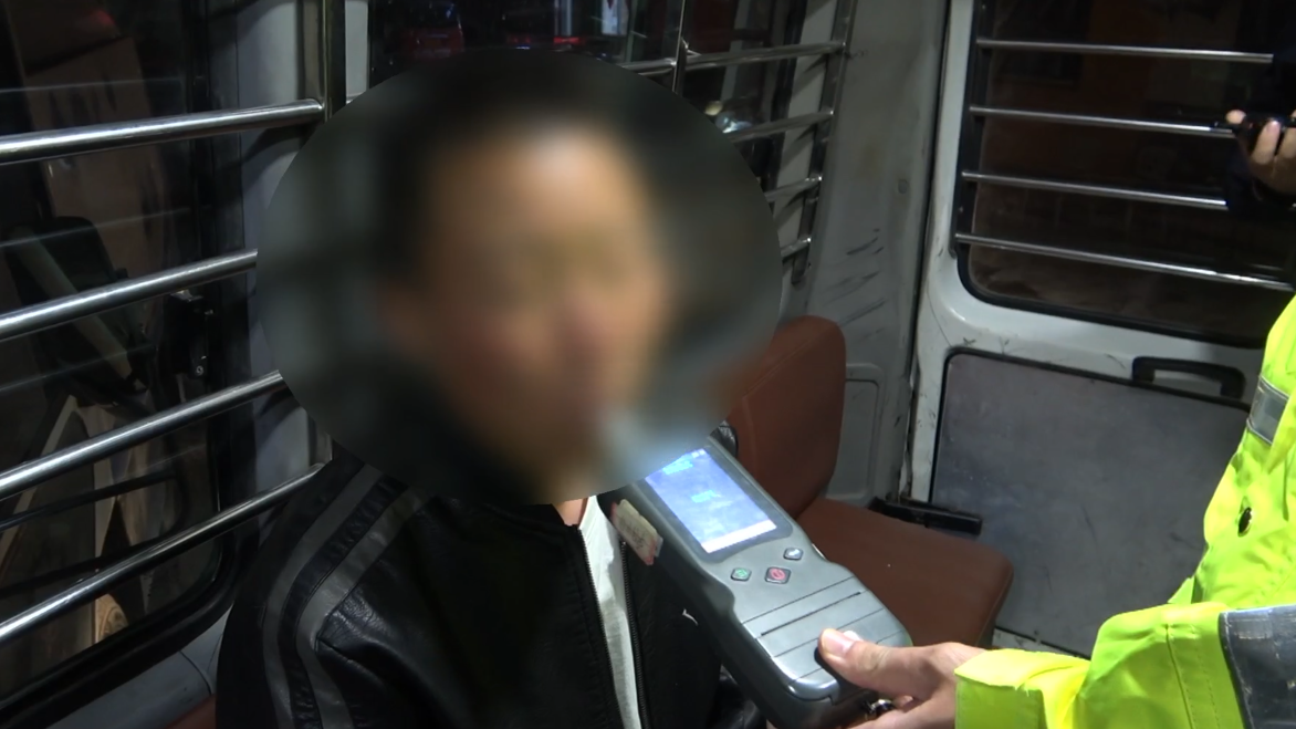 醉酒驾车仍觉车技好 男子为妻代驾面临刑事处罚 醉酒驾车仍觉车技好 男子为妻代驾面临刑事处罚