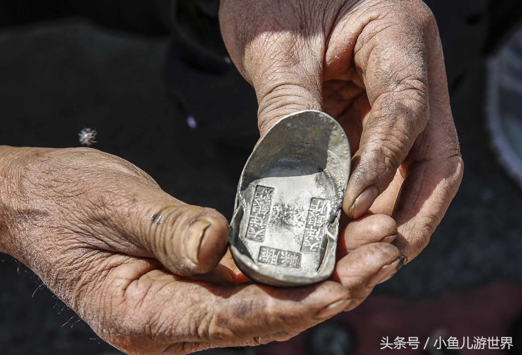 农村路边小生意城里见不到,60岁农民大爷说干了30年,看看喜欢么