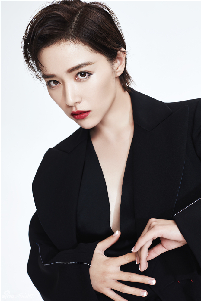 阚清子西装写真 上演制服诱惑男友力Max 阚清子西装写真 上演制服诱惑男友力Max