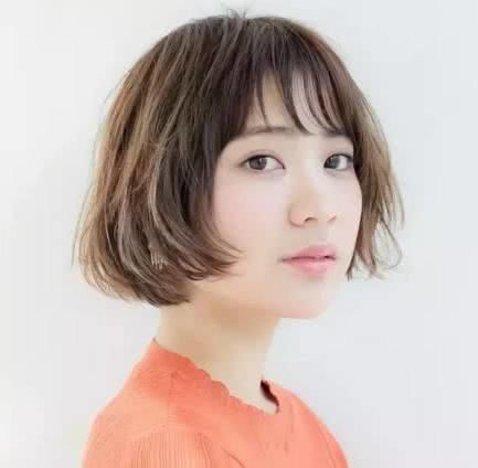 发量少发质细软适合什么样的发型?刘海搭配蓬