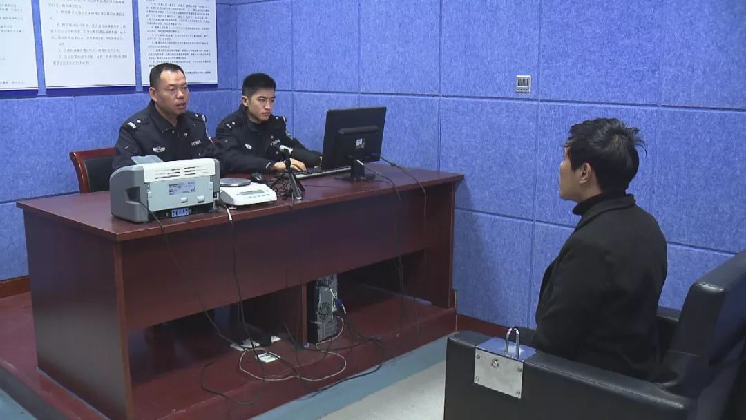 网恋“女友”假装在美国 3年转账百次才发现是个男人 网恋“女友”假装在美国 3年转账百次才发现是个男人