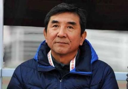 尴尬!国足刚惨败本土教练又被顶级球星暗批,中