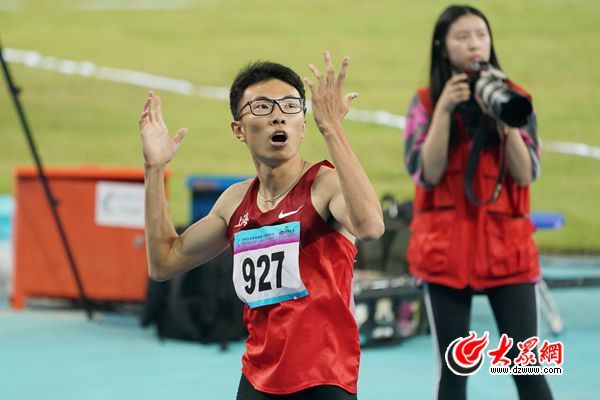 全运会男子400米决赛,北大21岁学霸破全国纪