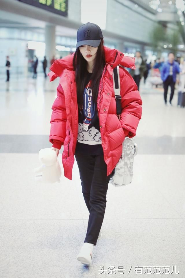 李小璐把2万块的面包服穿得像几十块的淘宝货