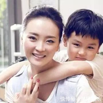 当年演晴儿的两位,一个成为收视女王,另外一个