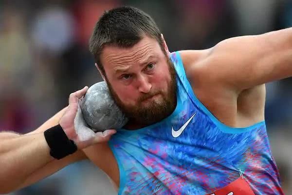 22米67!男子铅球冲击世界纪录的脚步又近了