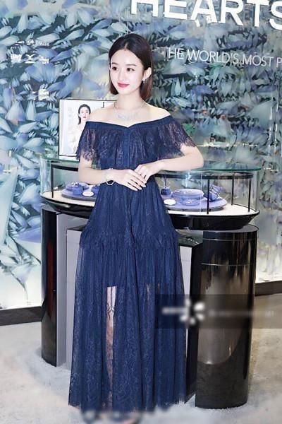 本以为古力娜扎的一字肩礼服是全世界,直到看