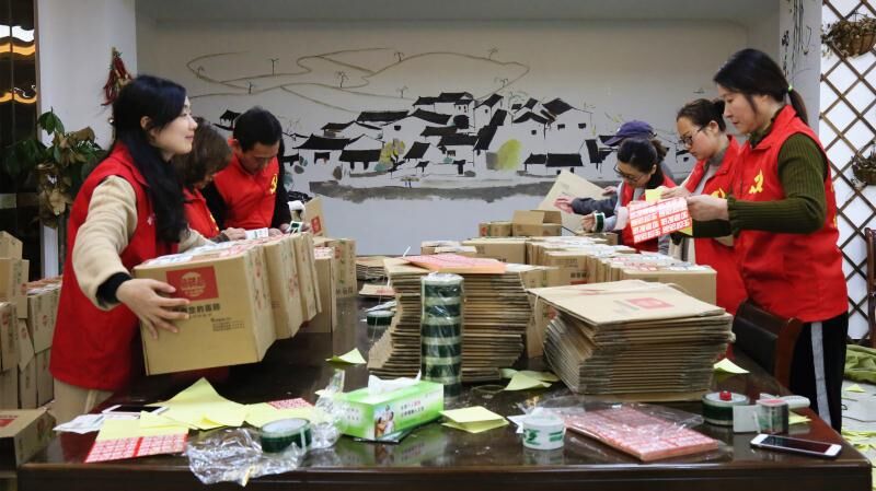 三天卖出三万斤滞销椪柑 建德邮政农村电商助