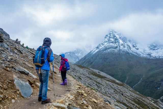 结伴稻城亚丁旅游拼车汉兰达一个人多少钱