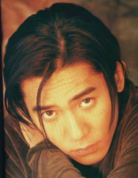 梁朝伟年轻时候盛世美颜,颜值演技并存,怪不得陈冠希只服他