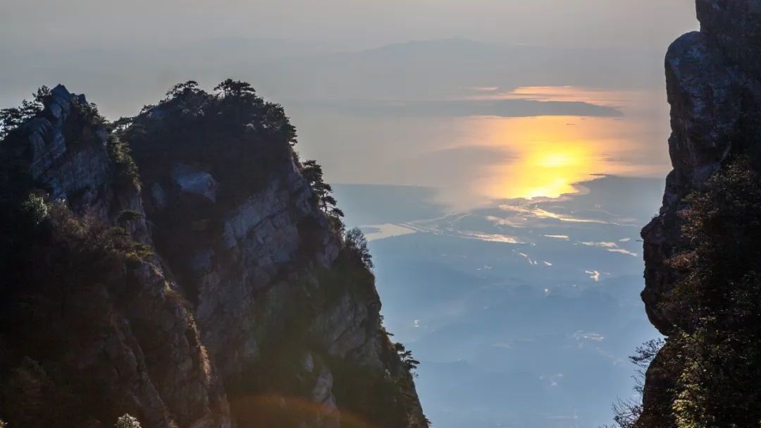 匡庐奇秀甲天下,幽潭悬瀑落山涧,它是古今文人偏爱的诗意与浪漫~ 匡庐奇秀甲天下,幽潭悬瀑落山涧,它是古今文人偏爱的诗意与浪漫~