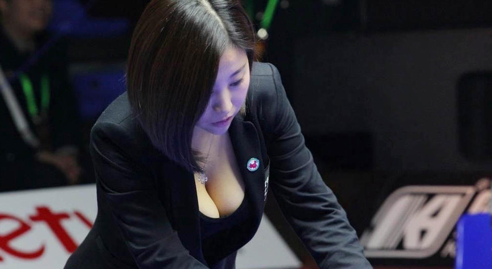 组图-台球美女裁判被黑 上色情小卡片成援交女 组图-台球美女裁判被黑 上色情小卡片成援交女