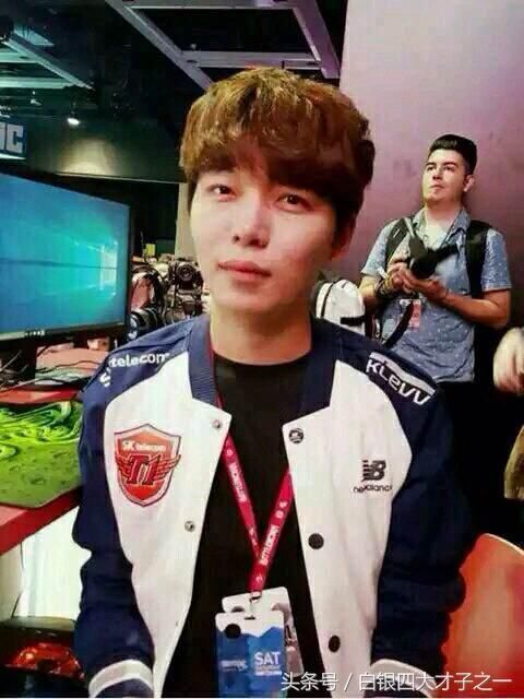 英雄联盟:电竞选手中最帅的美男子!女网友:我要