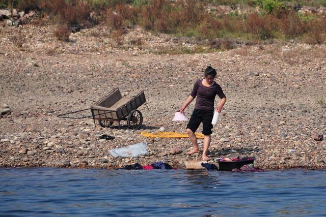 朝鲜姑娘说中国人不讲卫生,真实原因令人哭笑