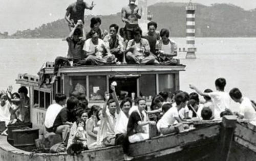 越南500难民来到中国 我军提供合适的住所和关