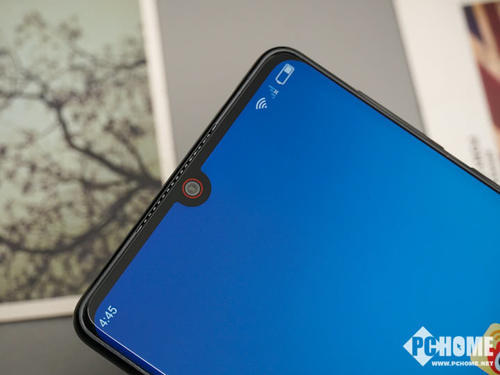 努比亚Z18上手:难得一见的全面屏小钢炮