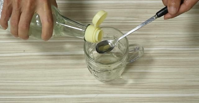 把白糖和蜂蜜泡到白醋里太厉害了,解决了男人