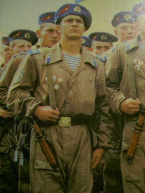 1968年在入侵捷克斯洛伐克作战中,苏军使用空降兵配合地面部队抢占