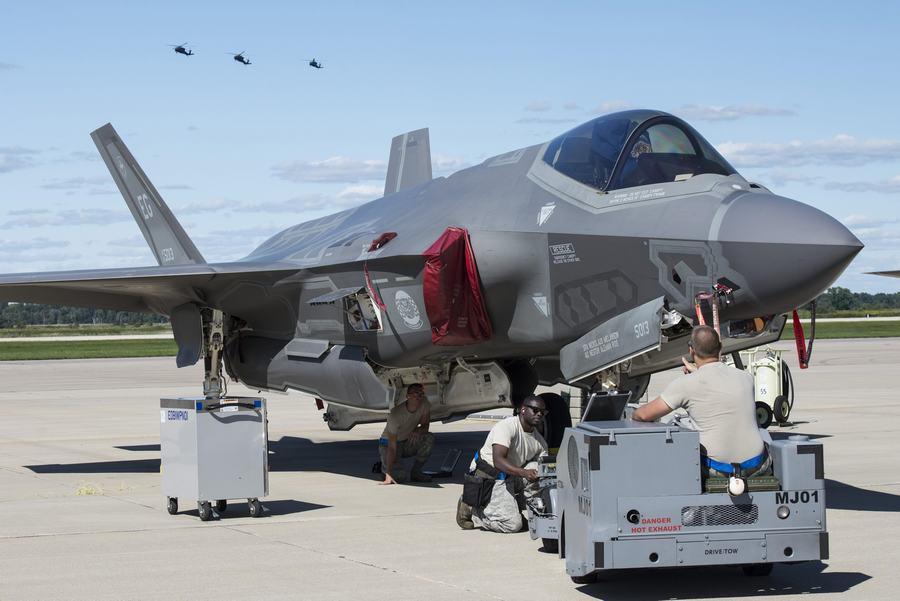 f35参加军演 联手f18虐f16