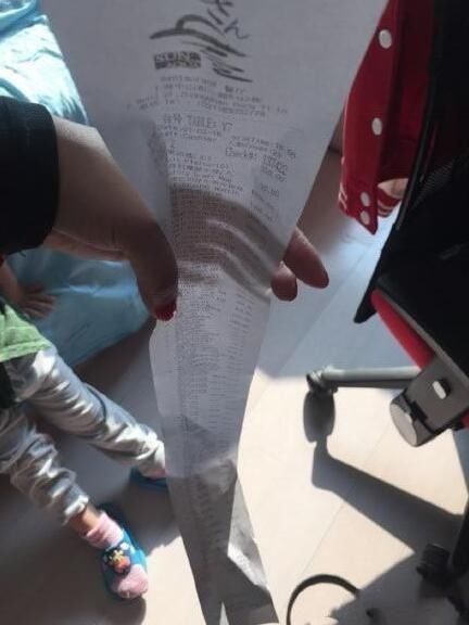 IG战队有王思聪,RNG战队有各大赞助商,网友:这