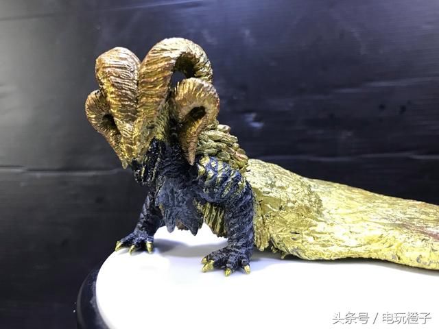 玩家晒《怪物猎人:世界》自制烂辉龙 官方点赞