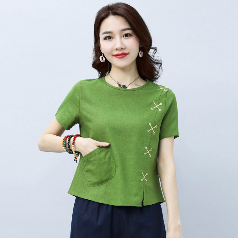 三四十岁女人!学下面女士穿短袖上衣,年轻不止