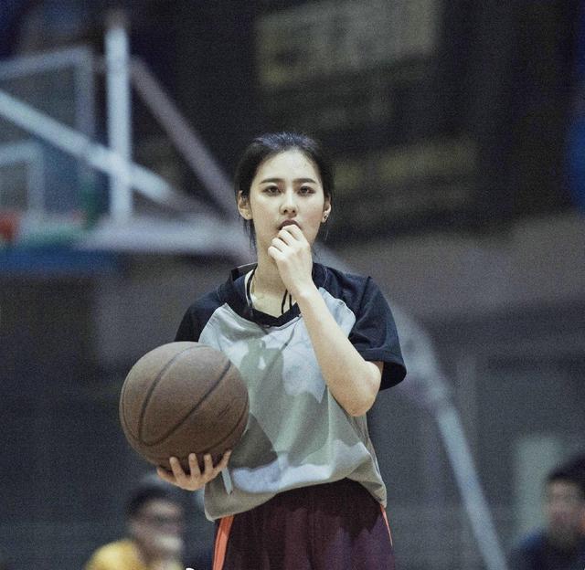 22岁湖南篮球追梦女孩成中国最靓丽女裁判 22岁湖南篮球追梦女孩成中国最靓丽女裁判