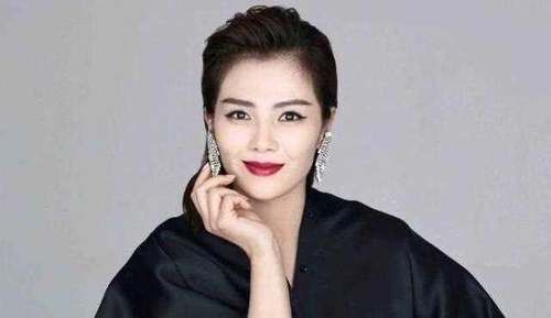 韩红曝光了各大明星的捐款,刘涛捐了10万,他俩