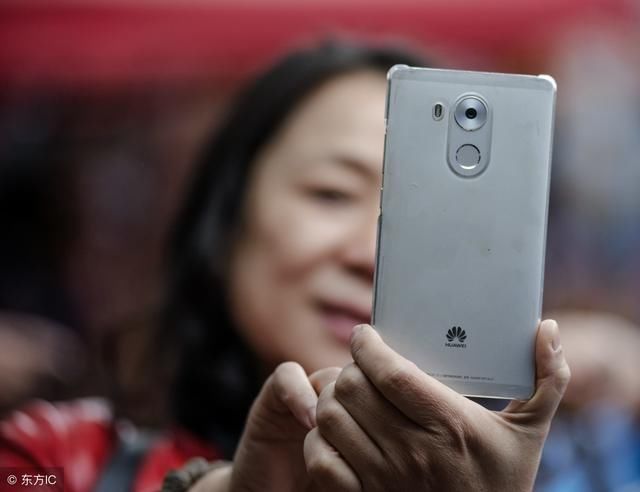 华为nova2s和荣耀v10,应该怎么选?