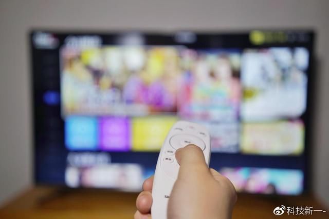 不仅仅是全能的全面屏电视创维55H5