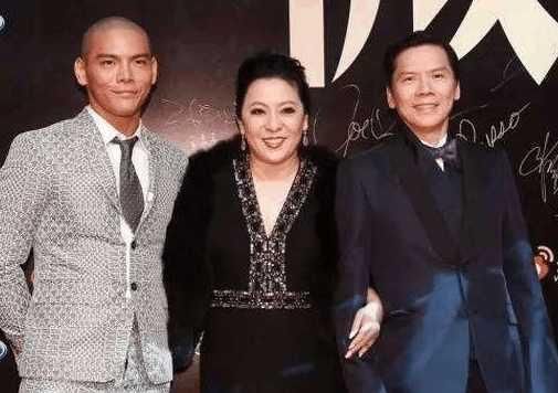 敢打向华强的到底是谁?原来他们的背景也都很