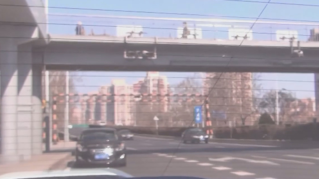 《红绿灯》20200328躲避限行套牌车被处罚