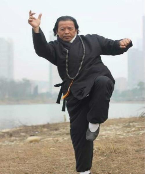 传武掌门内功掐爆碗口粗竹子,专挑泰拳高手挑