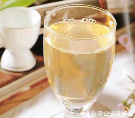 白醋加它擦脸,老中医说:祛斑、美白、掺点蜂蜜