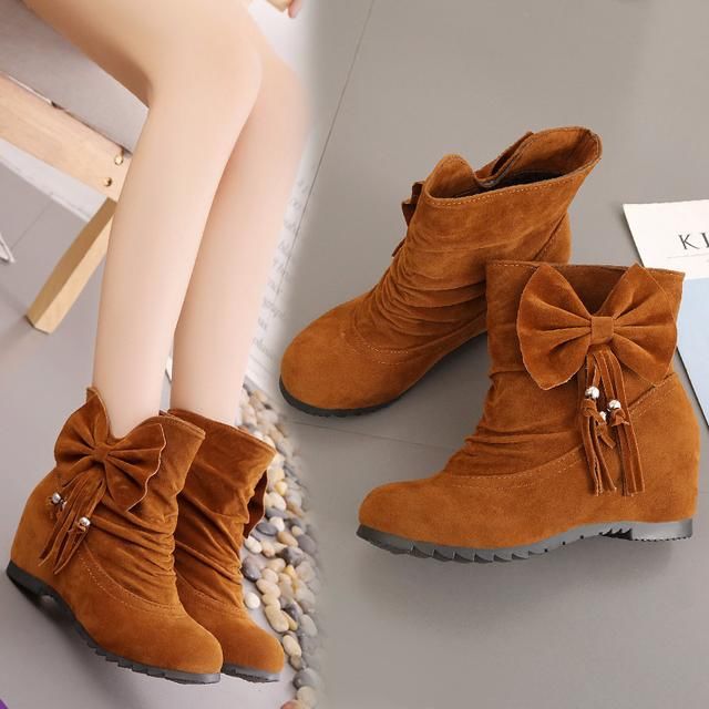 看女人,先看鞋,今年流行这10款绒面磨砂女靴,让