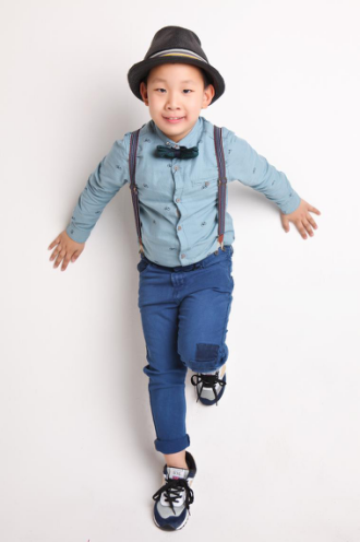 童星王子阳受邀参加广告拍摄