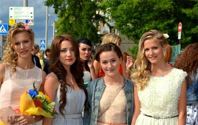 俄罗斯的人口数量中,女人人口数量要比男性人