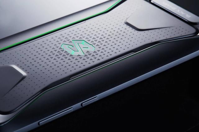 真相了!网友纠结黑鲨游戏手机值不值得买,权威