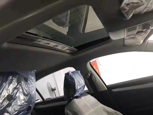 偶遇17款大众速腾运损车,工作人员:运损已修复