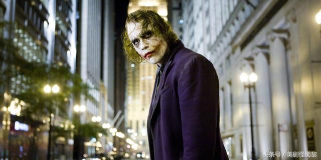 华纳的小丑起源电影是《黑暗骑士》前传,克里
