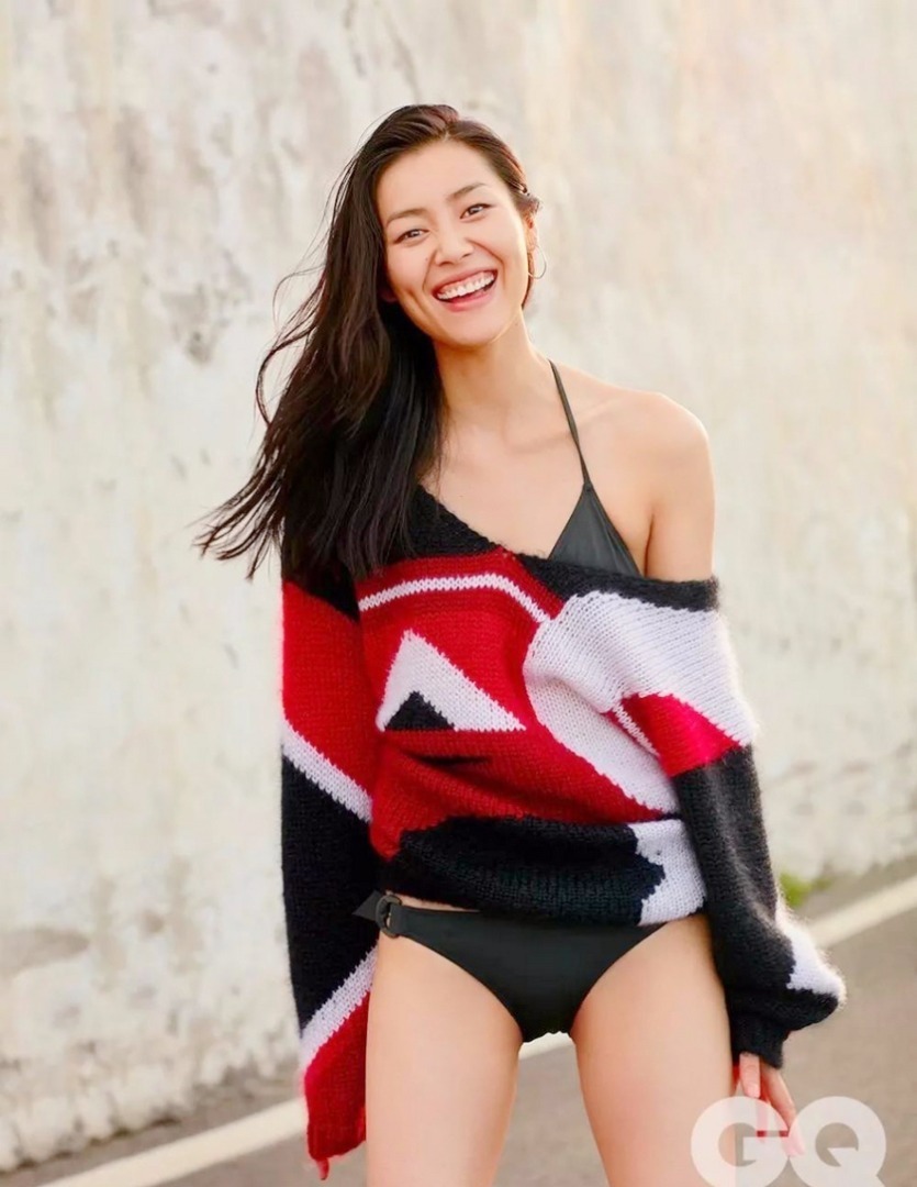 2009年9月，刘雯第4次登陆四大国际时装周，共走秀74场，登上Prada、Celine、YSL的秀场，并为Babara Bui和RM by Roland Mouret两场秀担任开场模特。