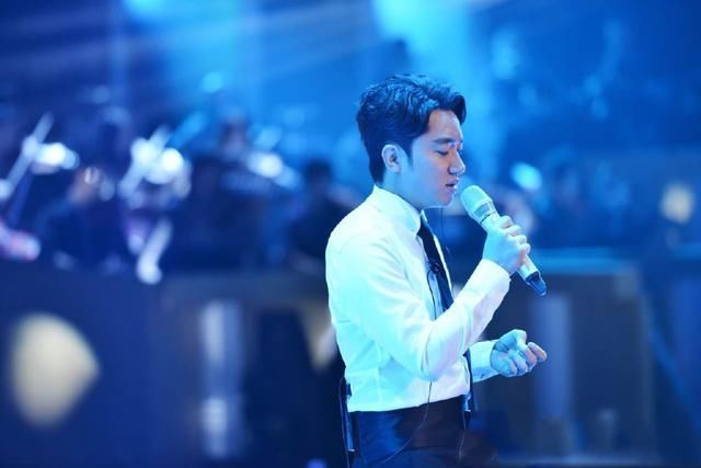 王祖蓝快手直播首秀,遭各大网红公屏打字挑理