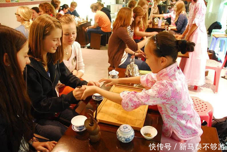 巴基斯坦游客到中国旅游,感慨中国物价太贵,直