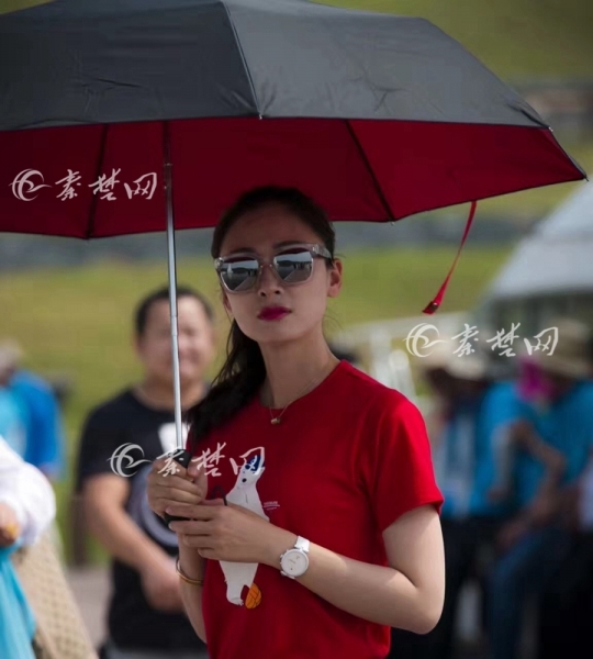 十堰籍演员田娜为家乡宣传片倾情出演.