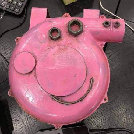 夜总汇|学生迟到遭教师强制剃头:警示学生从头